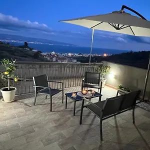 Gardenie Home: Delizioso Villino Vista Mare Messina